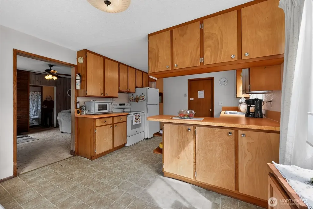 3506 Sr 105 Grayland WA 98547