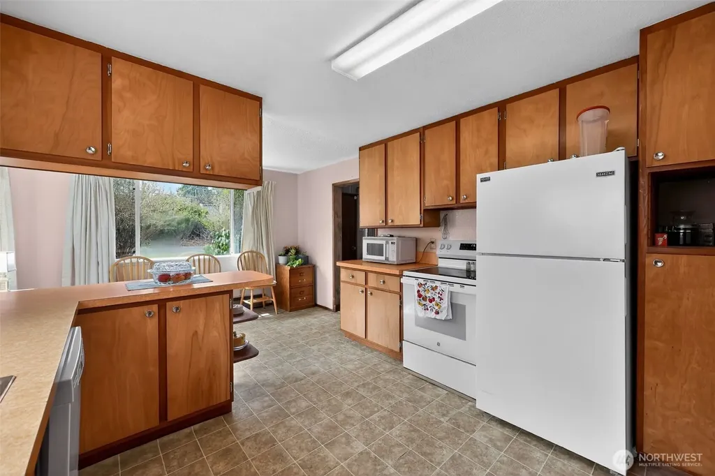 3506 Sr 105 Grayland WA 98547