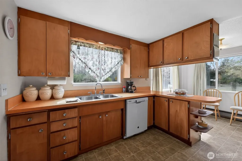 3506 Sr 105 Grayland WA 98547
