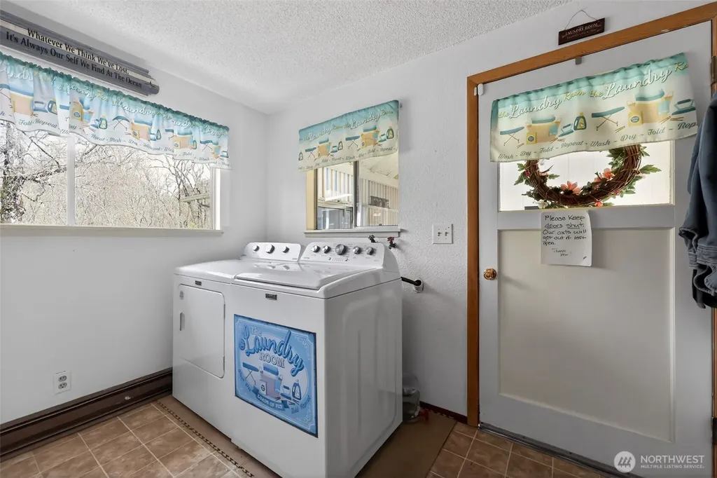 3506 Sr 105 Grayland WA 98547