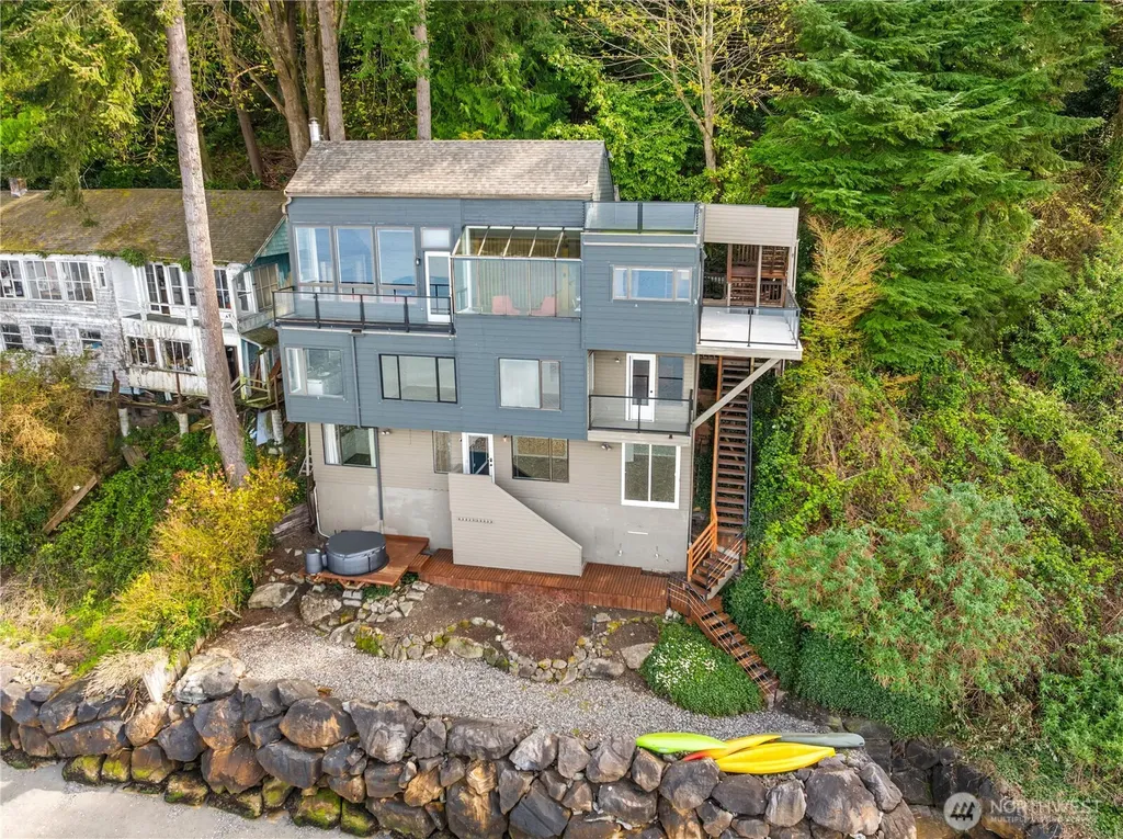 16611 SW Maplewild Avenue Burien WA 98166