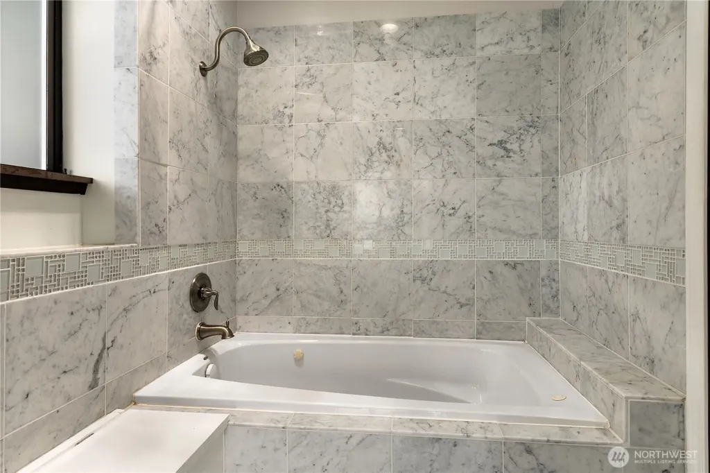 16611 SW Maplewild Avenue Burien WA 98166