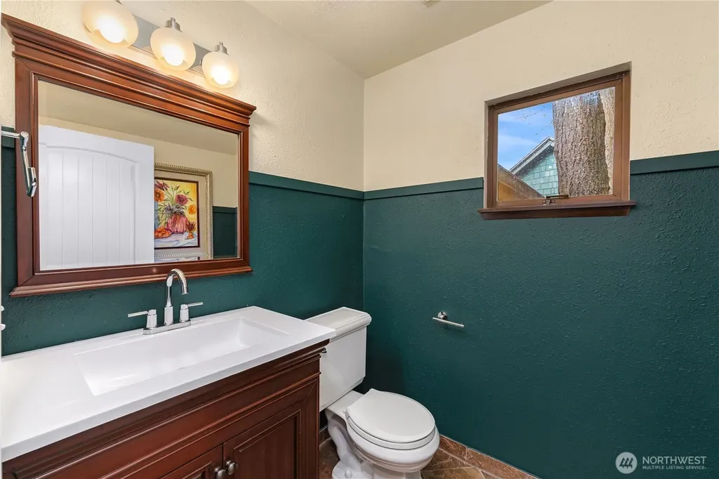 16611 SW Maplewild Avenue Burien WA 98166