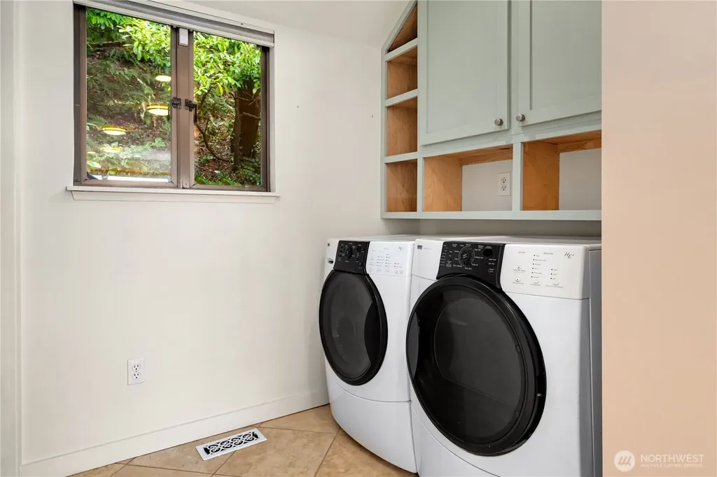 16611 SW Maplewild Avenue Burien WA 98166