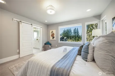10015 131st Place NE Kirkland WA 98033