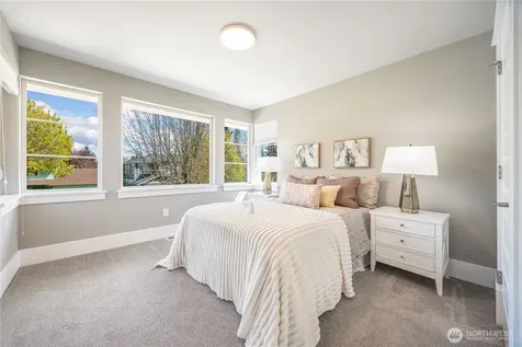 10015 131st Place NE Kirkland WA 98033