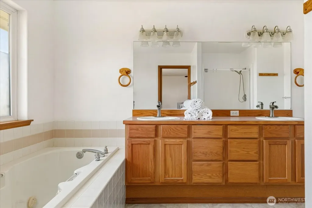 648 Hacienda Drive Coupeville WA 98239