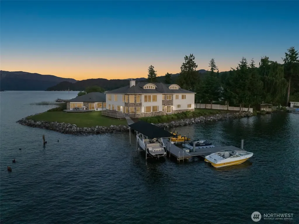 1555 Fairview Street Bellingham WA 98229