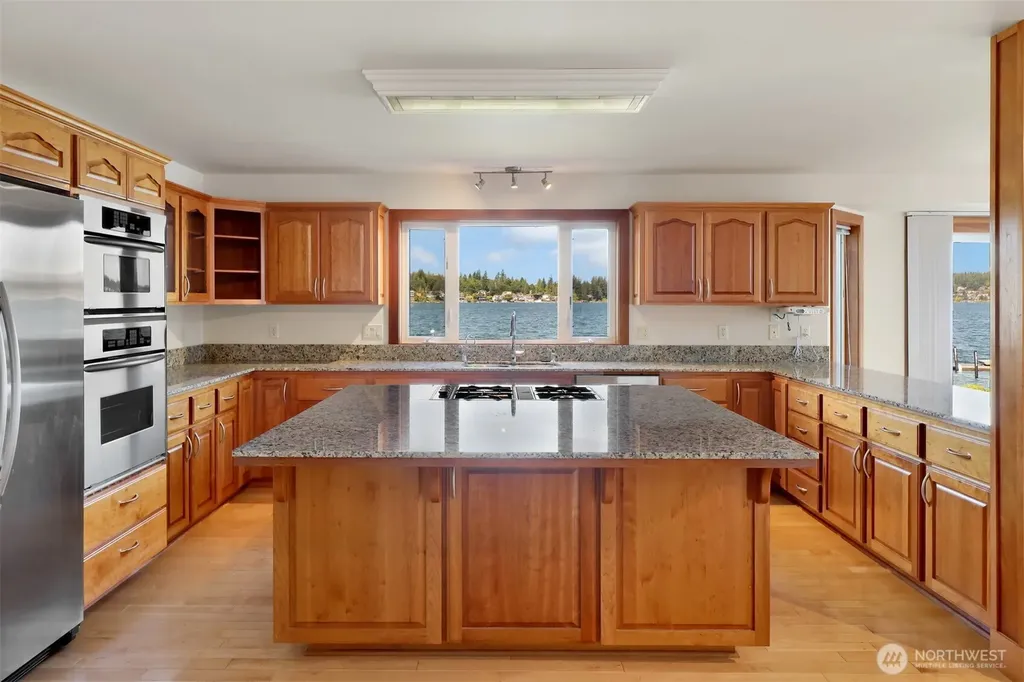 1555 Fairview Street Bellingham WA 98229