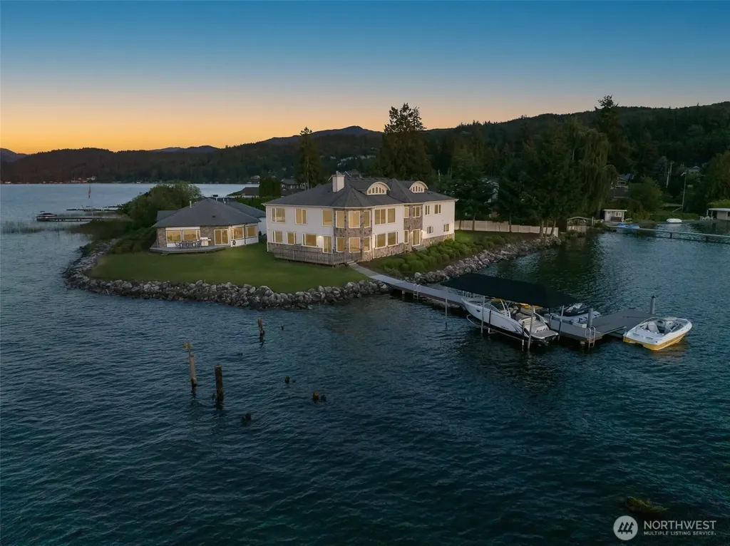 1555 Fairview Street Bellingham WA 98229