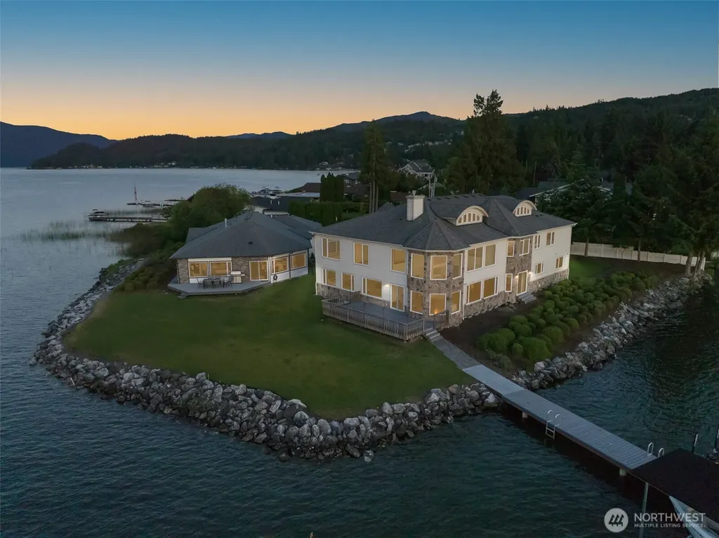 1555 Fairview Street Bellingham WA 98229