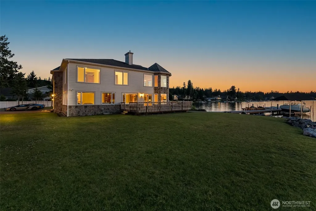 1555 Fairview Street Bellingham WA 98229