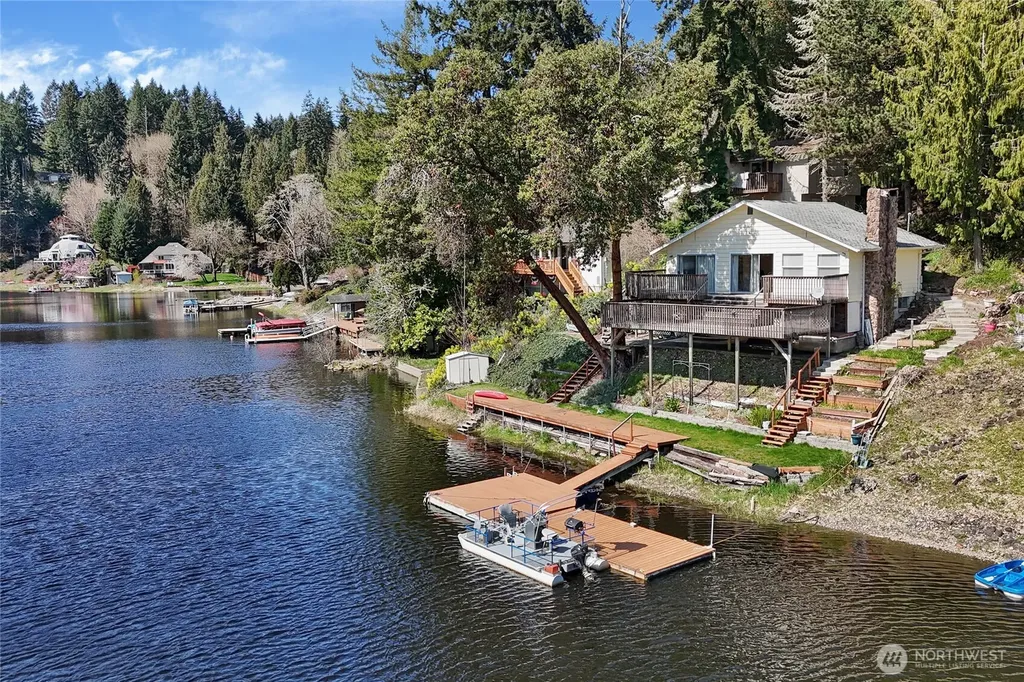 5042 Raccoon Valley Road SE Olympia WA 98513