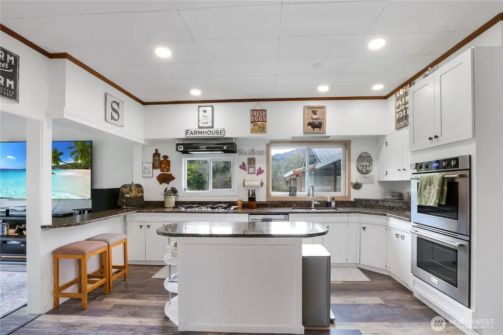 9040 Thunderbird Lane Concrete WA 98237