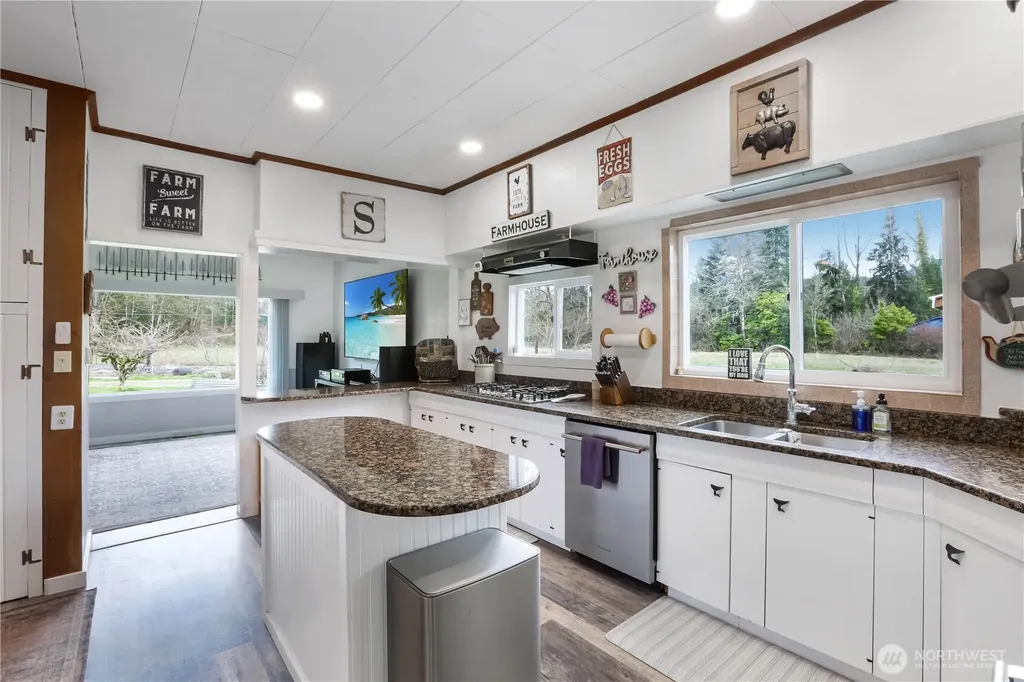 9040 Thunderbird Lane Concrete WA 98237