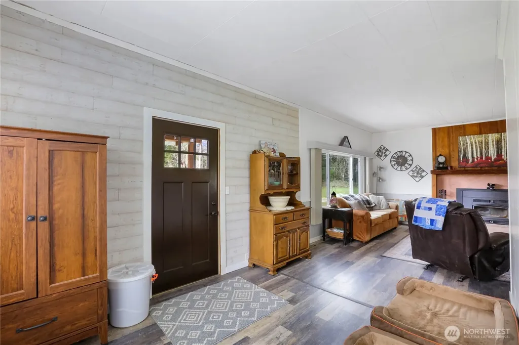 9040 Thunderbird Lane Concrete WA 98237