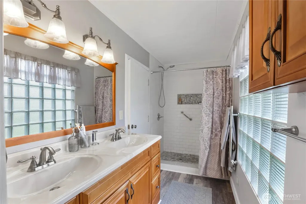 9040 Thunderbird Lane Concrete WA 98237