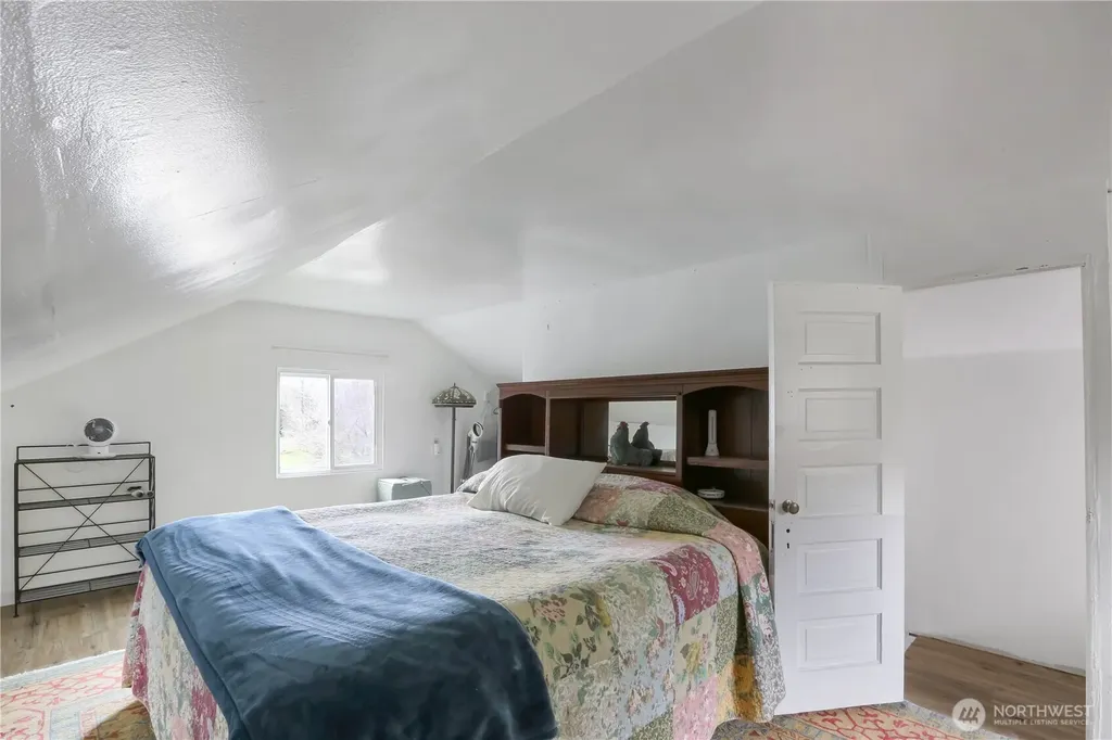 9040 Thunderbird Lane Concrete WA 98237