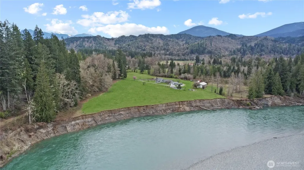 9040 Thunderbird Lane Concrete WA 98237