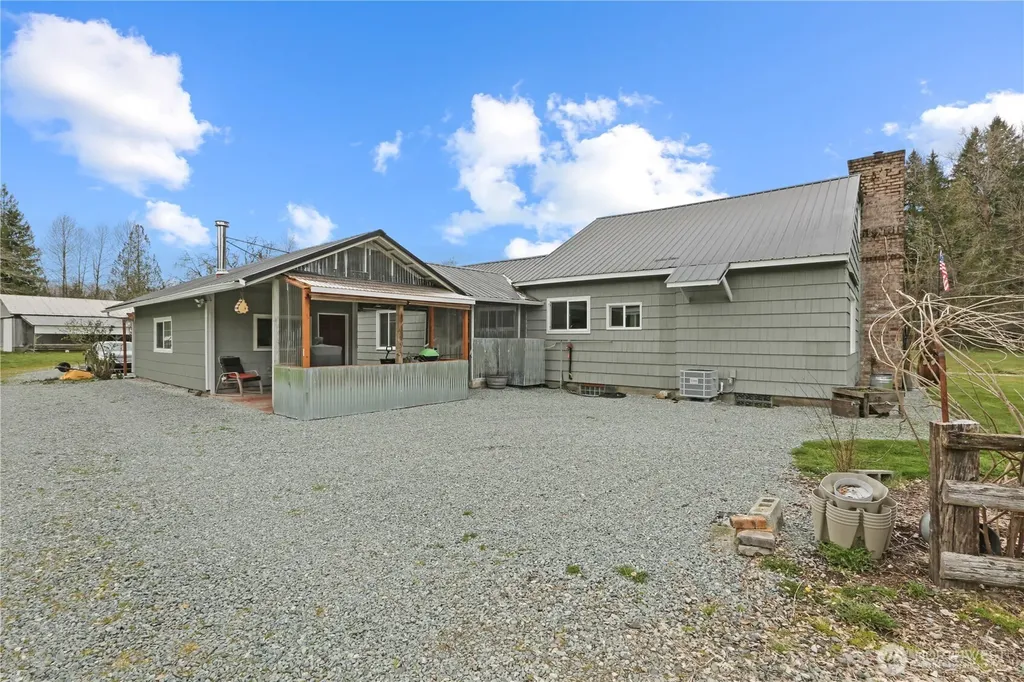 9040 Thunderbird Lane Concrete WA 98237