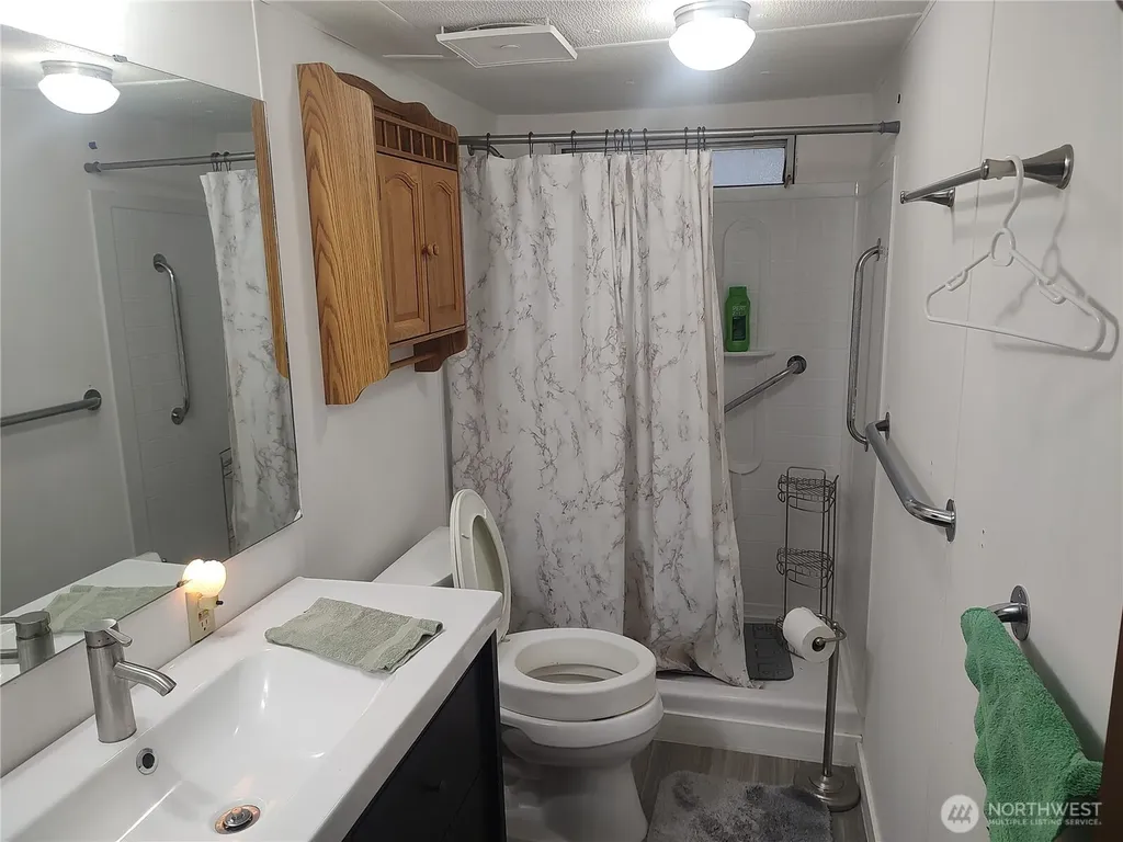 450 N Duckabush Drive E Hoodsport WA 98548