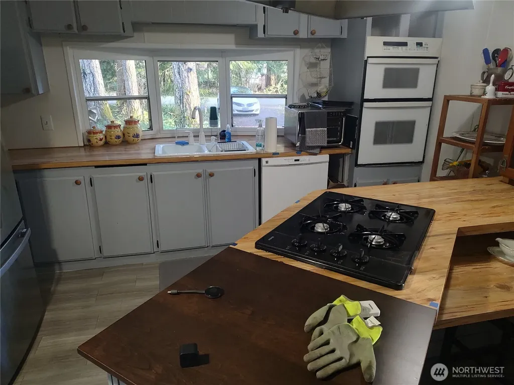 450 N Duckabush Drive E Hoodsport WA 98548