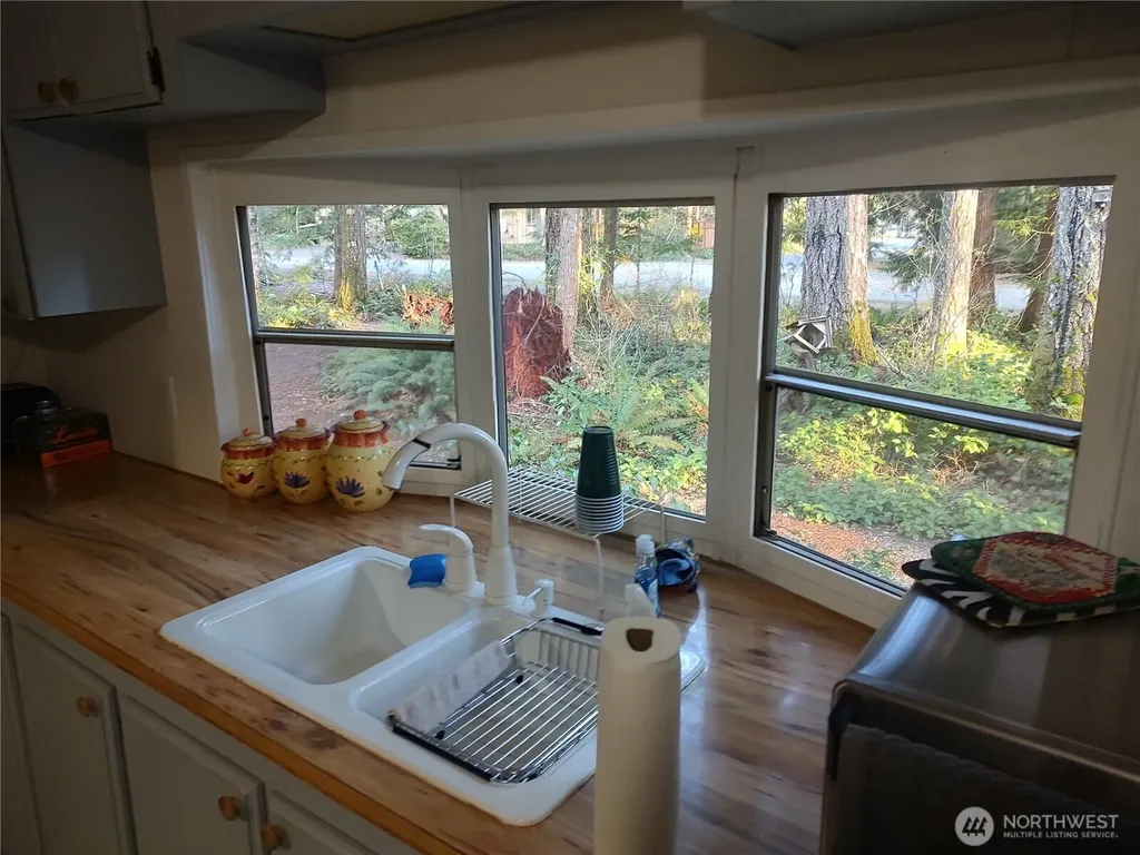 450 N Duckabush Drive E Hoodsport WA 98548