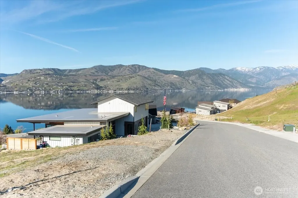 256 Apple Avenue Chelan WA 98816