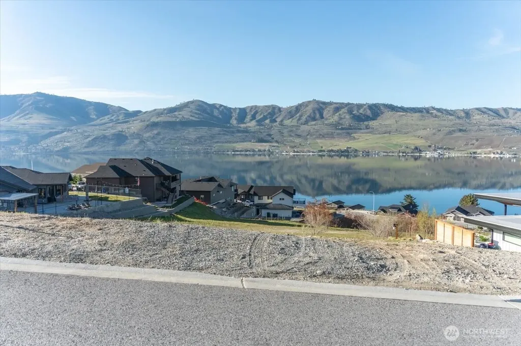 256 Apple Avenue Chelan WA 98816