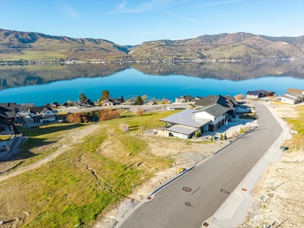 256 Apple Avenue Chelan WA 98816
