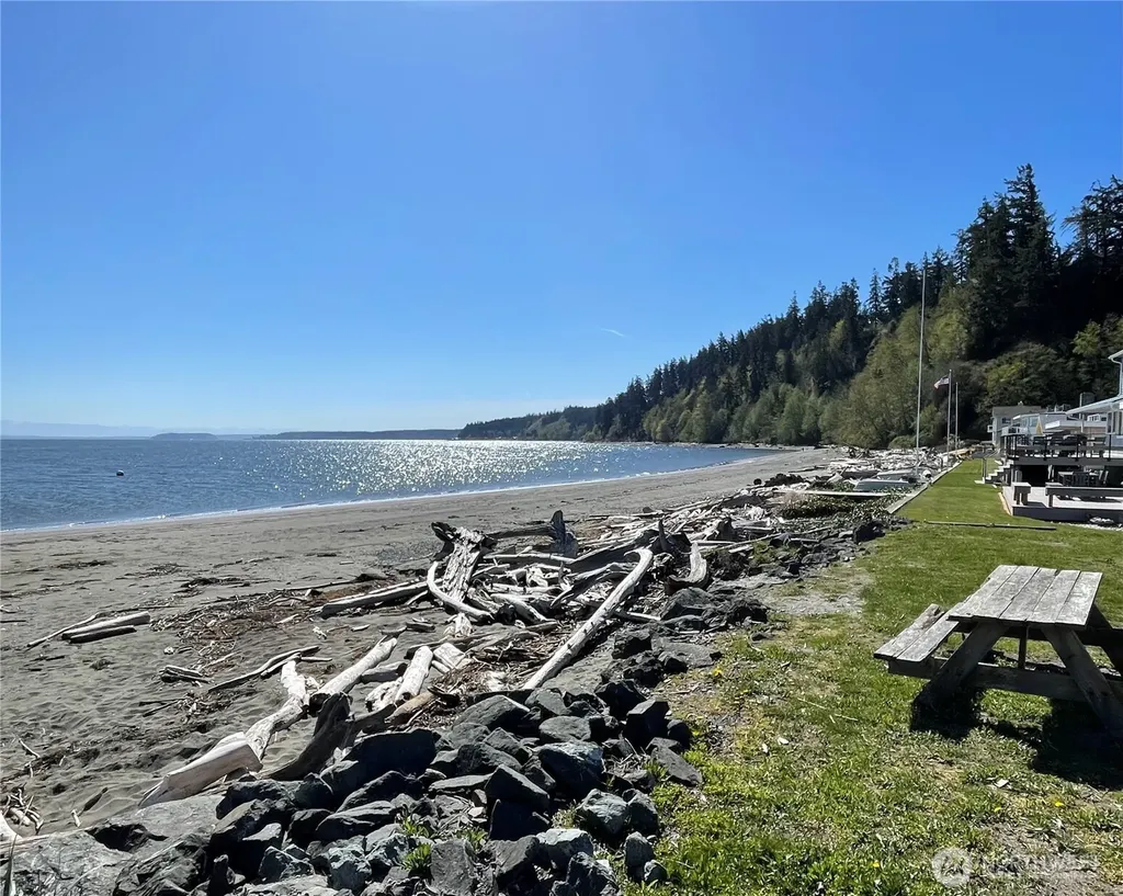 2426 Eastpoint Drive Langley WA 98260