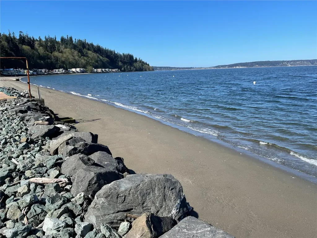 2426 Eastpoint Drive Langley WA 98260
