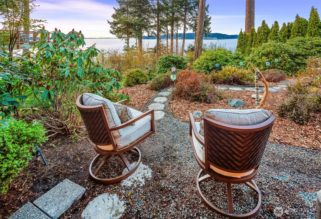 2426 Eastpoint Drive Langley WA 98260