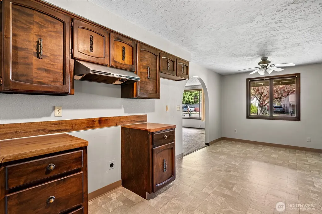 5628 Finch Drive Longview WA 98632