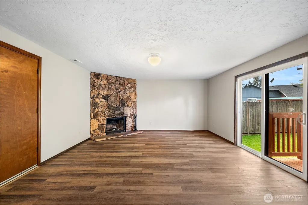 5628 Finch Drive Longview WA 98632