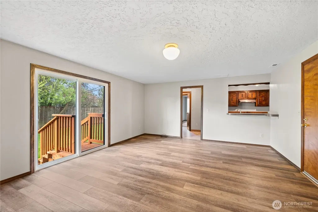 5628 Finch Drive Longview WA 98632