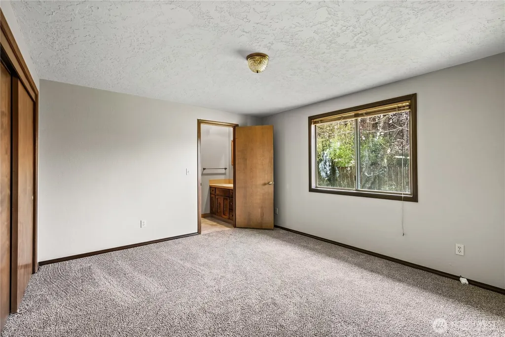 5628 Finch Drive Longview WA 98632