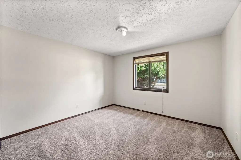 5628 Finch Drive Longview WA 98632