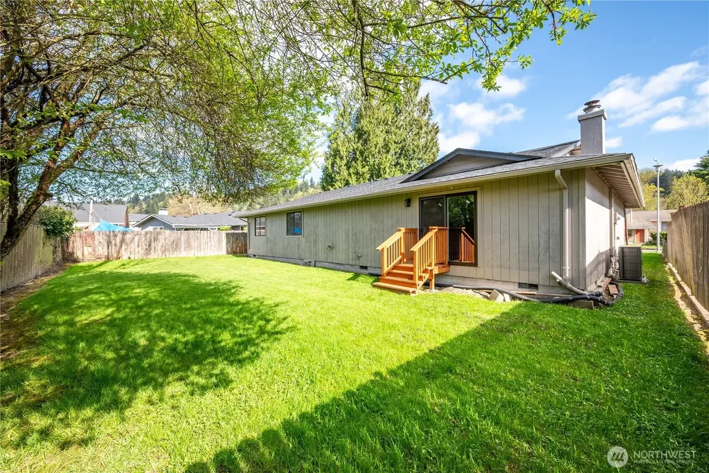 5628 Finch Drive Longview WA 98632