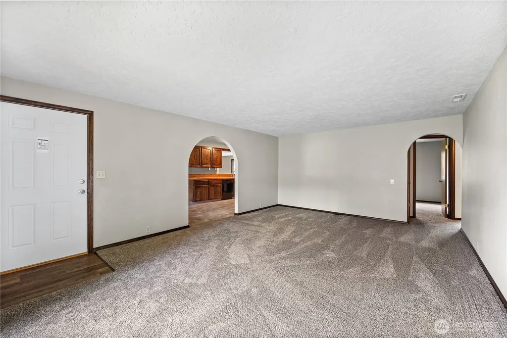 5628 Finch Drive Longview WA 98632