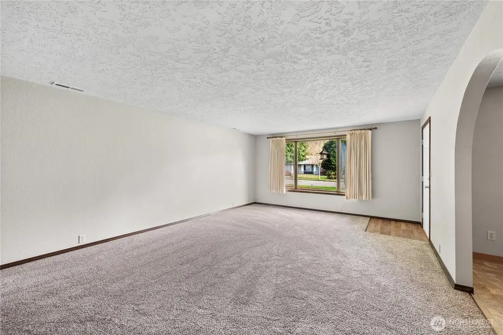 5628 Finch Drive Longview WA 98632