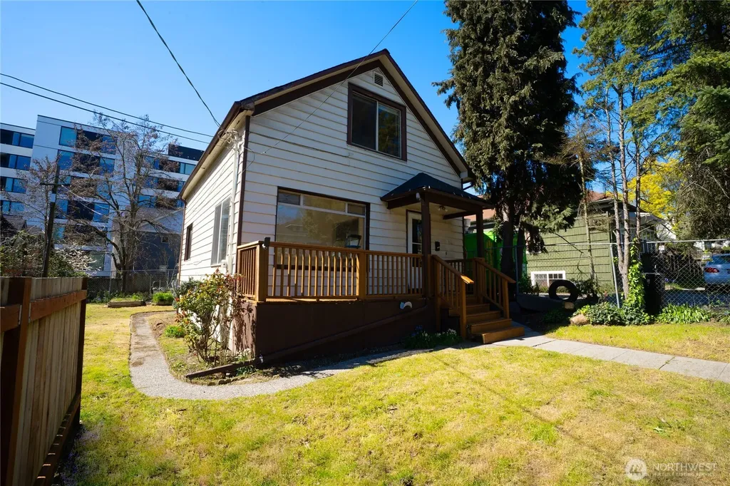 1707 22nd Avenue S Seattle WA 98118
