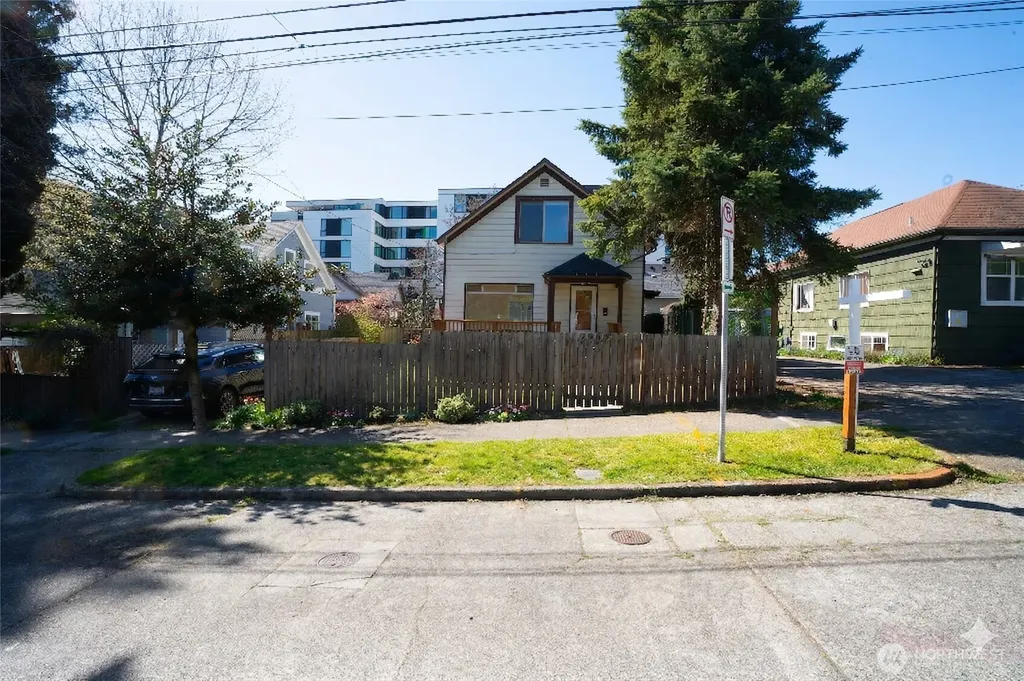 1707 22nd Avenue S Seattle WA 98118