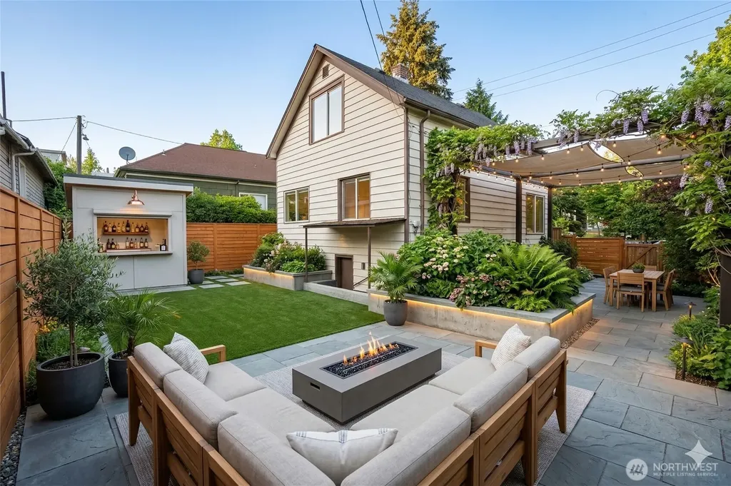 1707 22nd Avenue S Seattle WA 98118