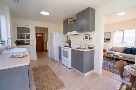 1707 22nd Avenue S Seattle WA 98118
