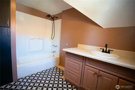 1707 22nd Avenue S Seattle WA 98118