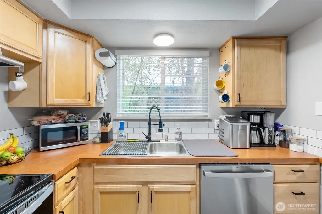 3311 Redwood Avenue Bellingham WA 98225
