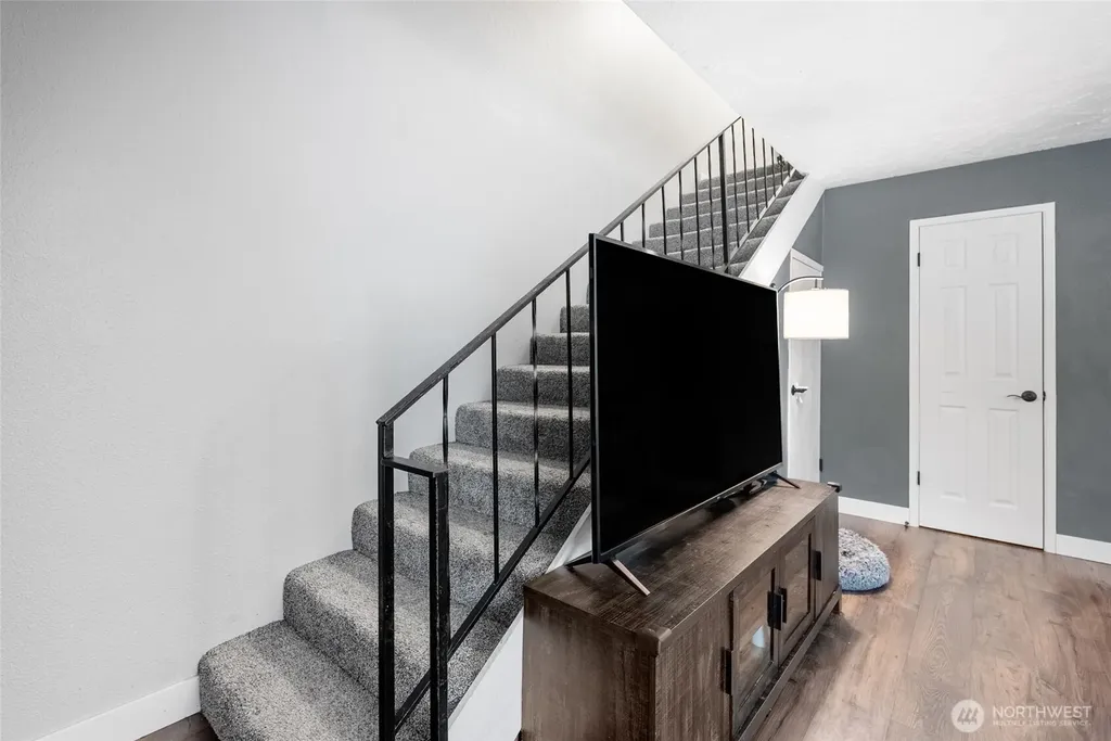 3311 Redwood Avenue Bellingham WA 98225