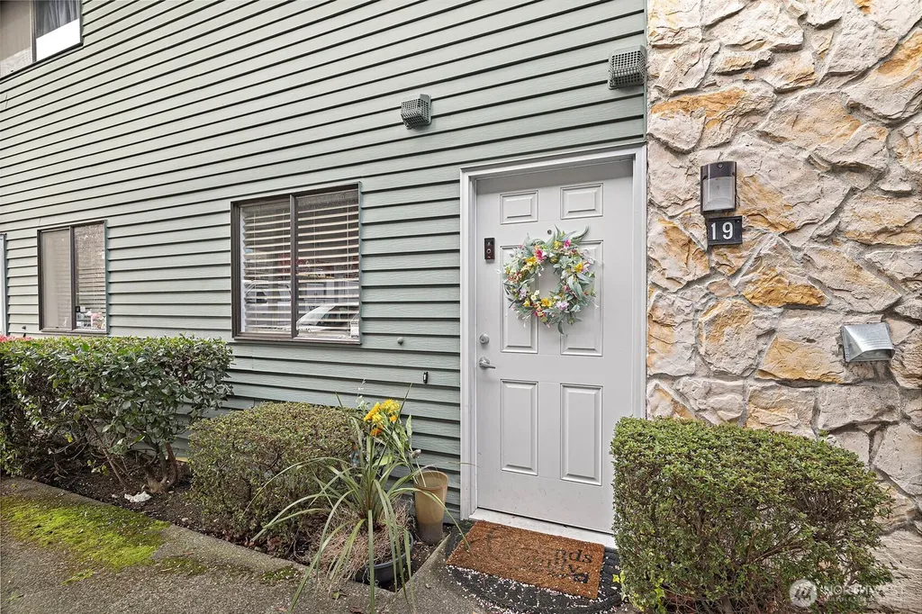 1040 S 320th Street Federal Way WA 98003