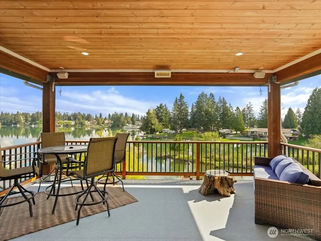 3231 Deer Island Drive E Lake Tapps WA 98391
